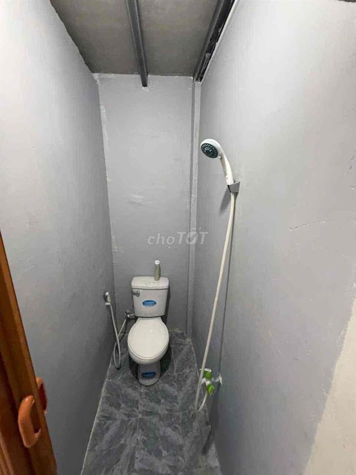 20 đường số 10 - khu CN Lê minh xuân .