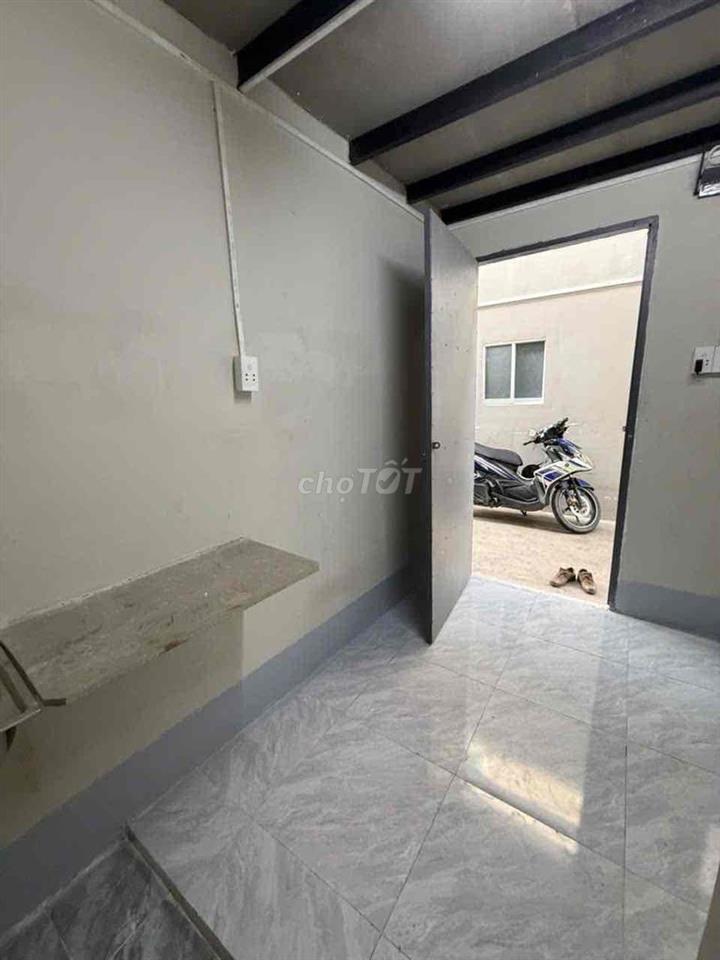 20 đường số 10 - khu CN Lê minh xuân .