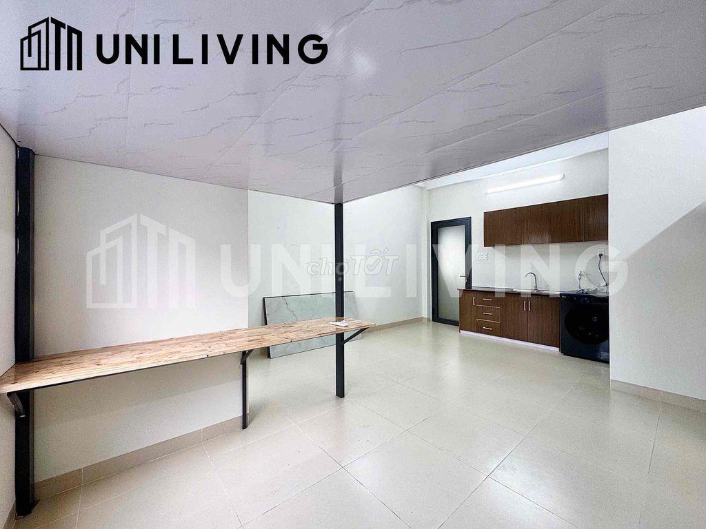 Pass phòng sau lưng trường UEF