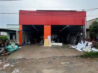nhà cần bán