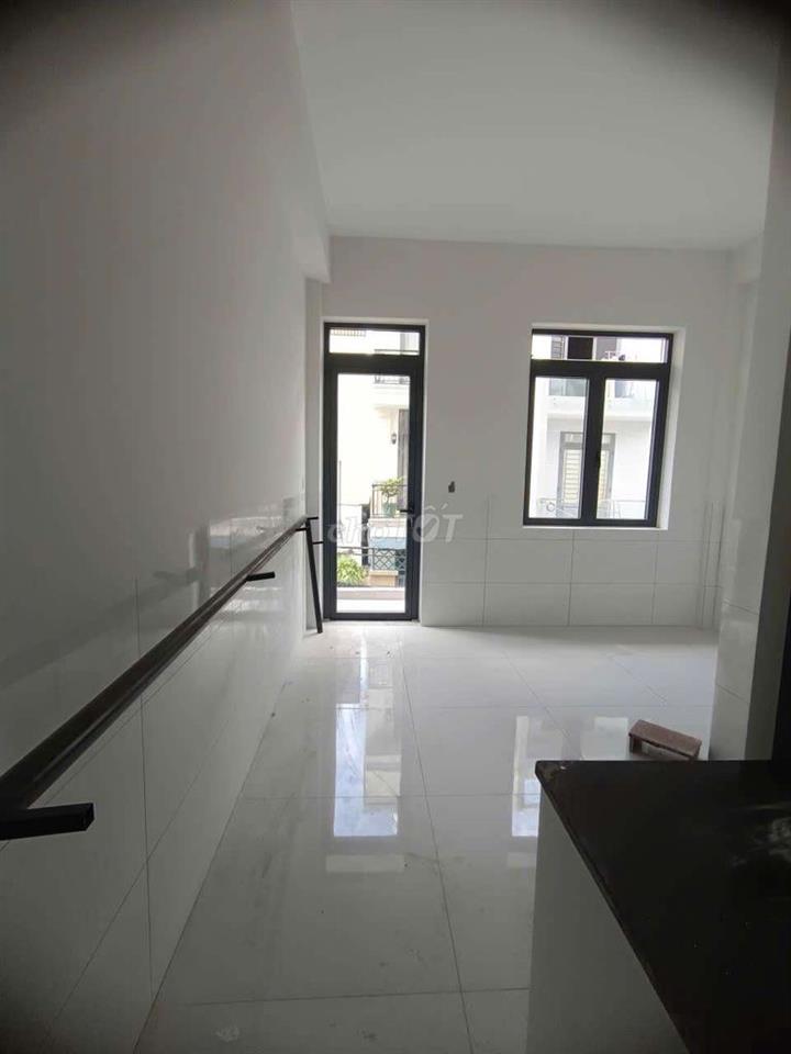 NHÀ MỚI, HỖ TRỢ GIỮ PHÒNG ĐẾN ĐẦU THÁNG 9