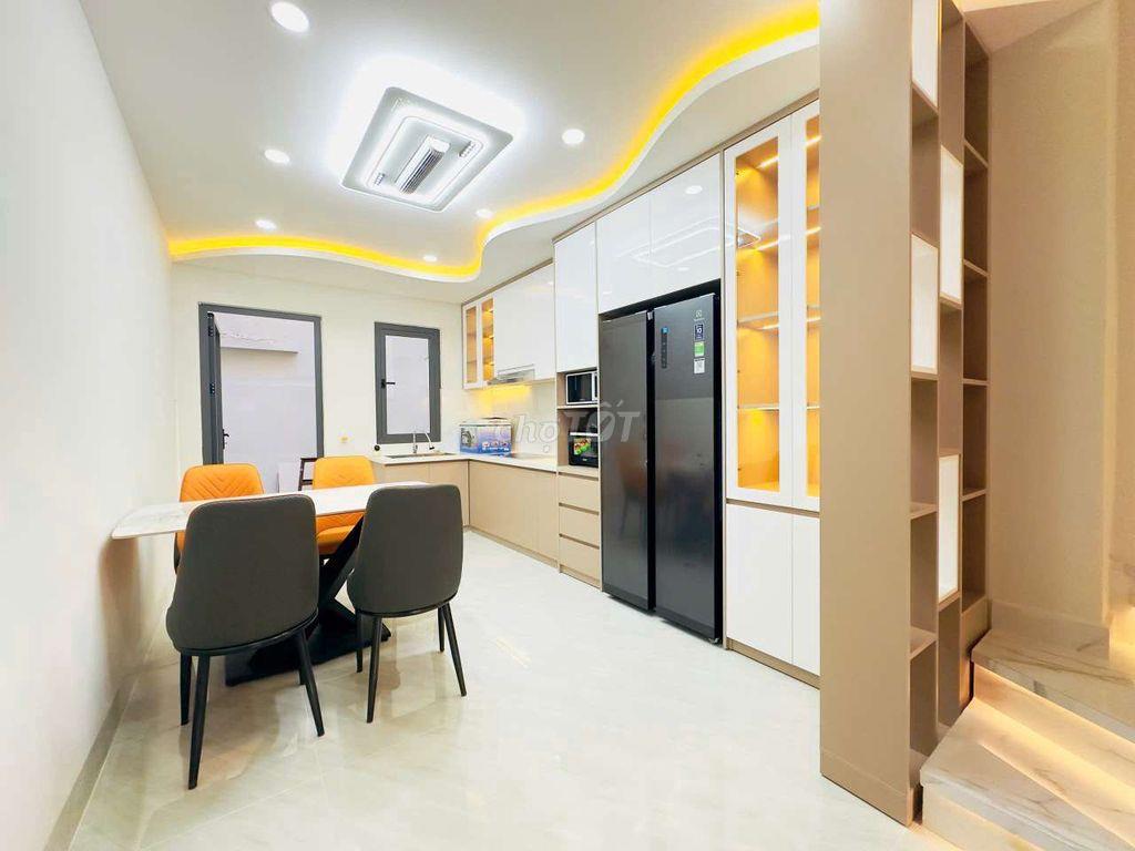 Nhà mặt tiền 