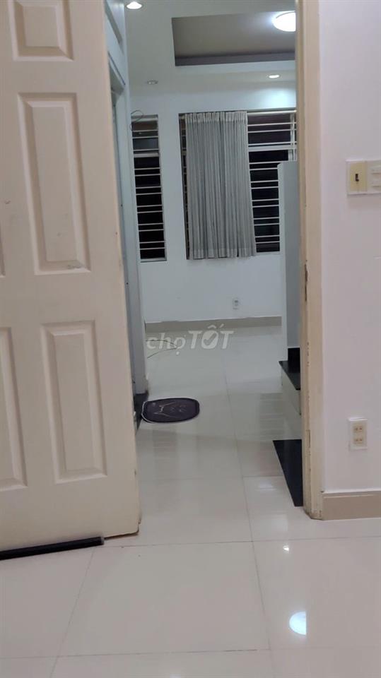 Cho Thuê khu vực trung tâm 4 tầng; 120m2; 3 PN; thoáng mát
