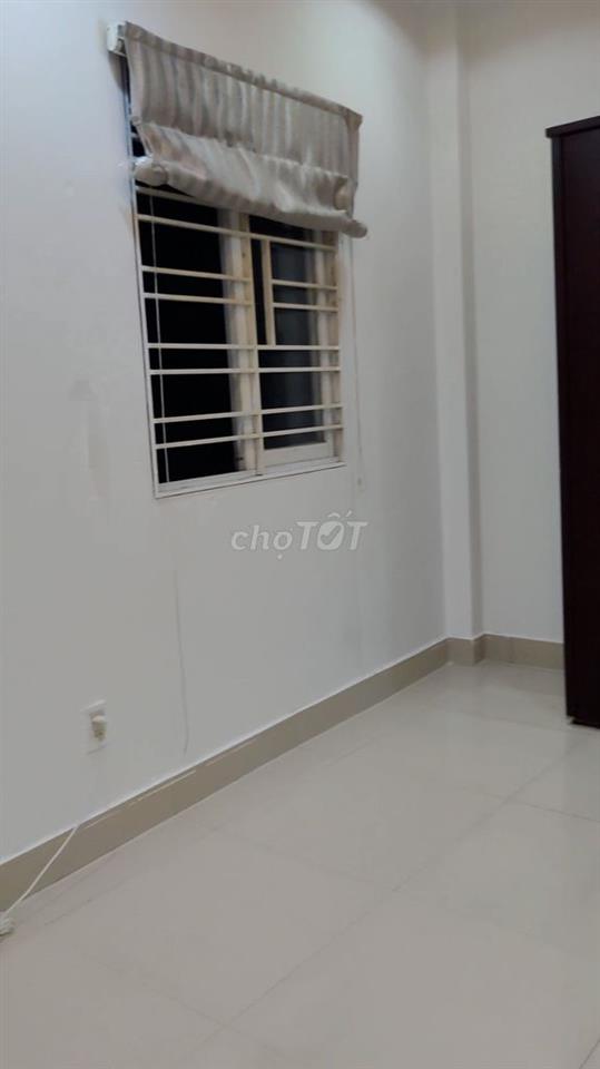 Cho Thuê khu vực trung tâm 4 tầng; 120m2; 3 PN; thoáng mát