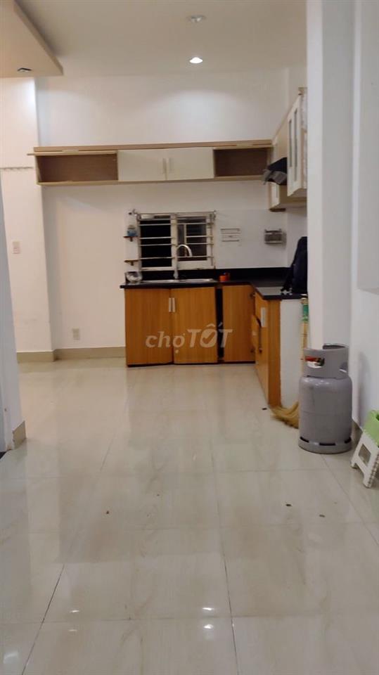 Cho Thuê khu vực trung tâm 4 tầng; 120m2; 3 PN; thoáng mát