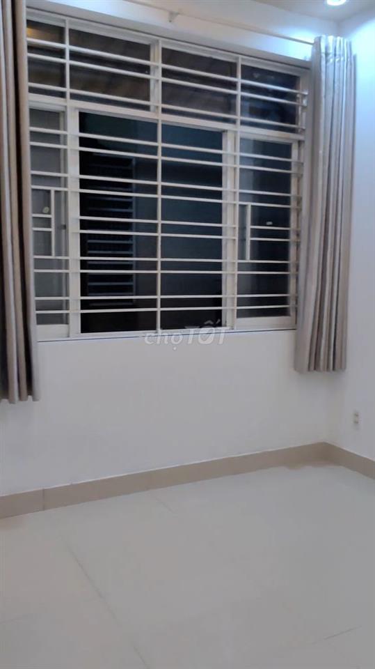 Cho Thuê khu vực trung tâm 4 tầng; 120m2; 3 PN; thoáng mát