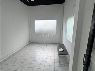 CHO THUÊ LẦU 1 MẶT TIỀN HOÀNG SA Q1