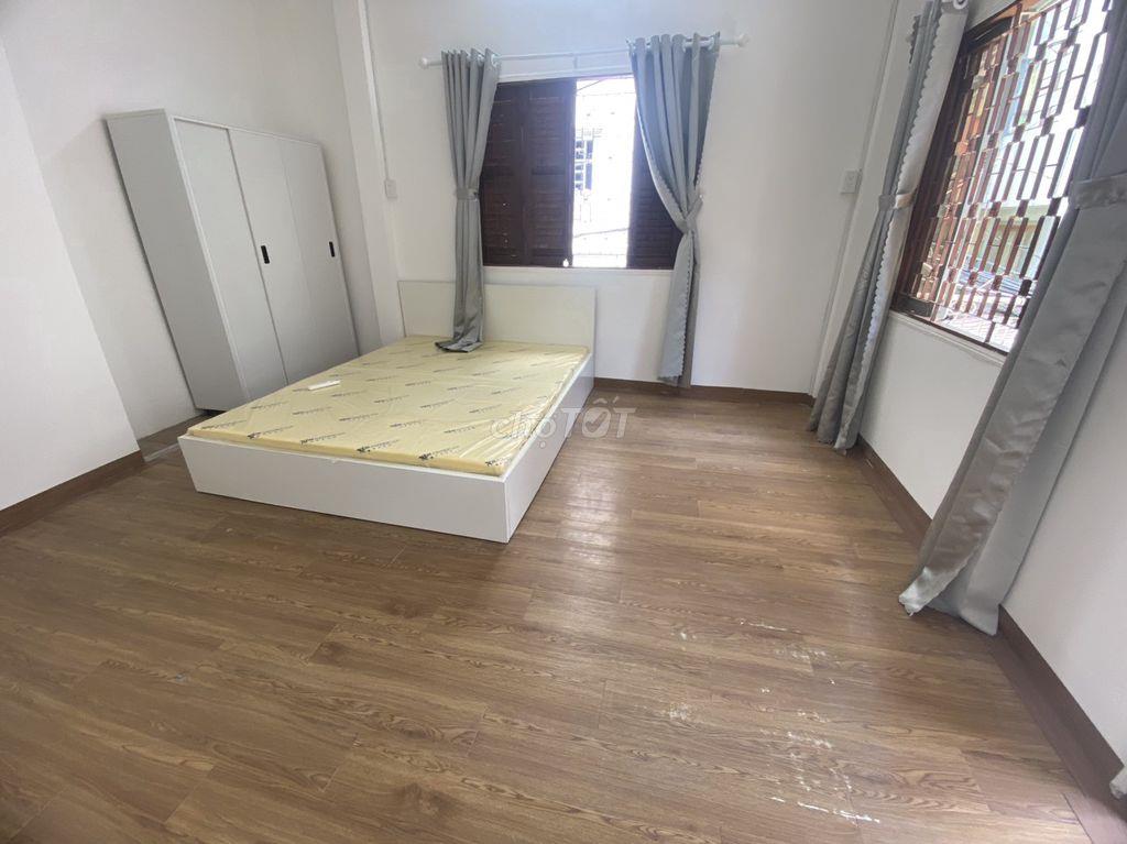 Chính chủ Cho thuê phòng ban công full nội thất – Quận 10 -5tr5