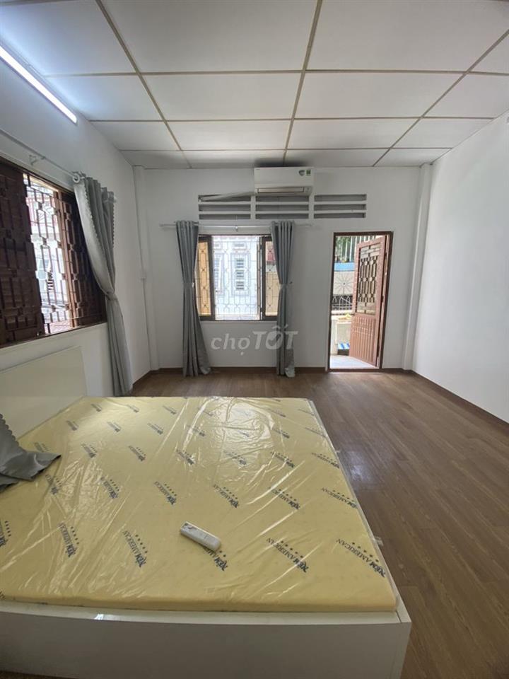 Chính chủ Cho thuê phòng ban công full nội thất – Quận 10 -5tr5