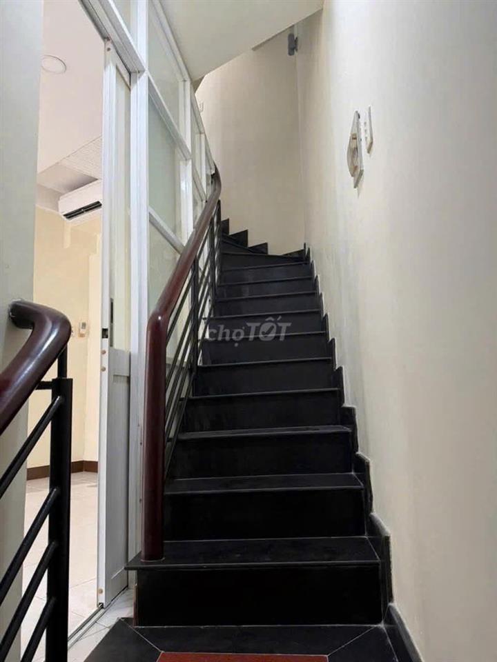 CHO THUÊ NHÀ NGUYÊN CĂN HÒA HẢO, QUẬN 10 – 12 TRIỆU/THÁNG