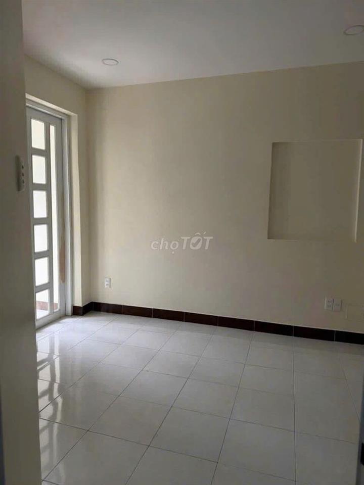 CHO THUÊ NHÀ NGUYÊN CĂN HÒA HẢO, QUẬN 10 – 12 TRIỆU/THÁNG