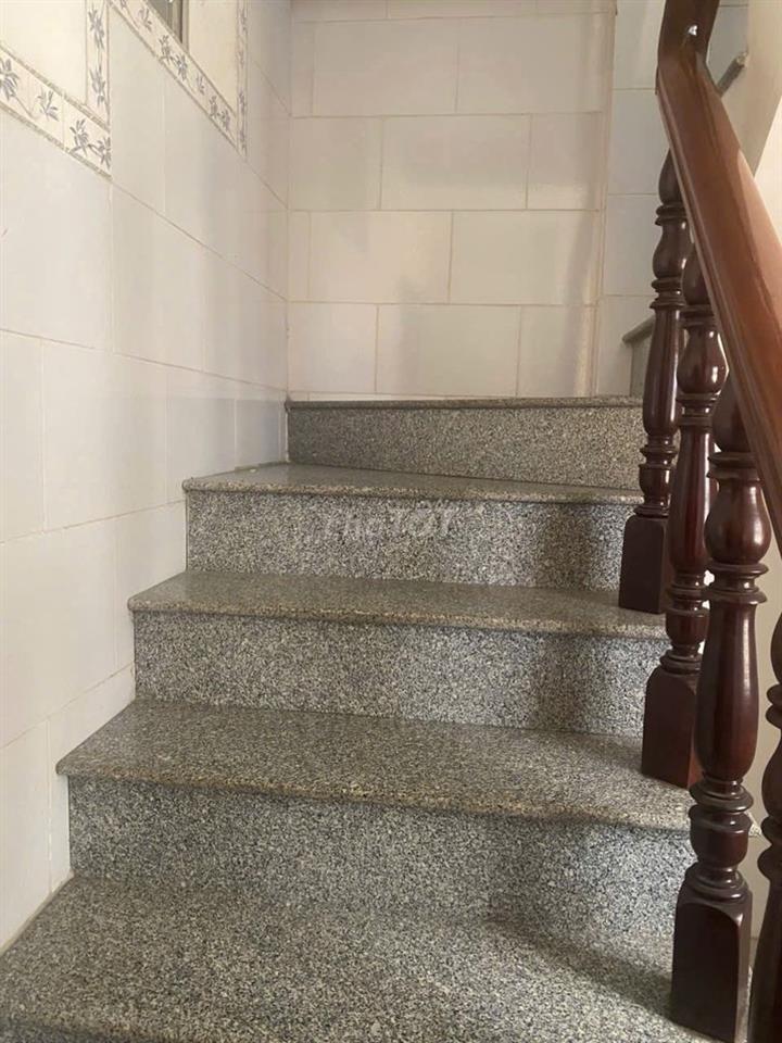 CHO THUÊ NHÀ NGUYỄN CẢNH CHÂN, QUẬN 1 – 4PN – 18 TRIỆU/THÁNG