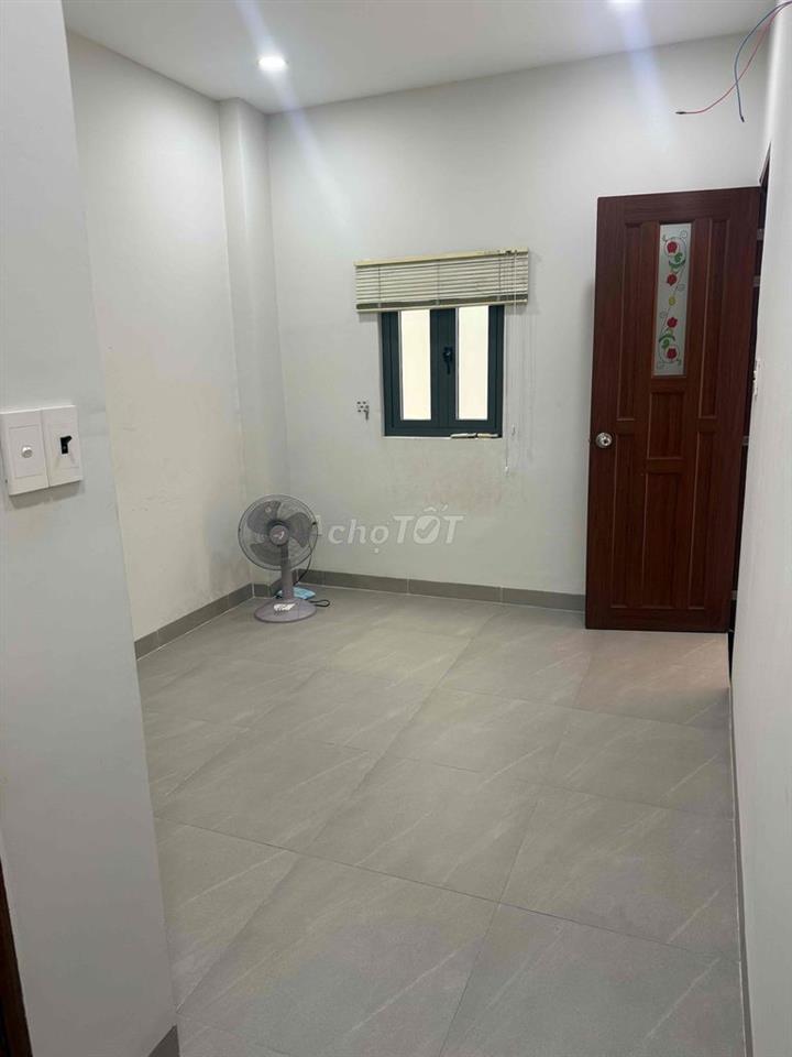 cho nữ thuê phòng còn trống 3tr5 ưu tiên 1 chiếc xe