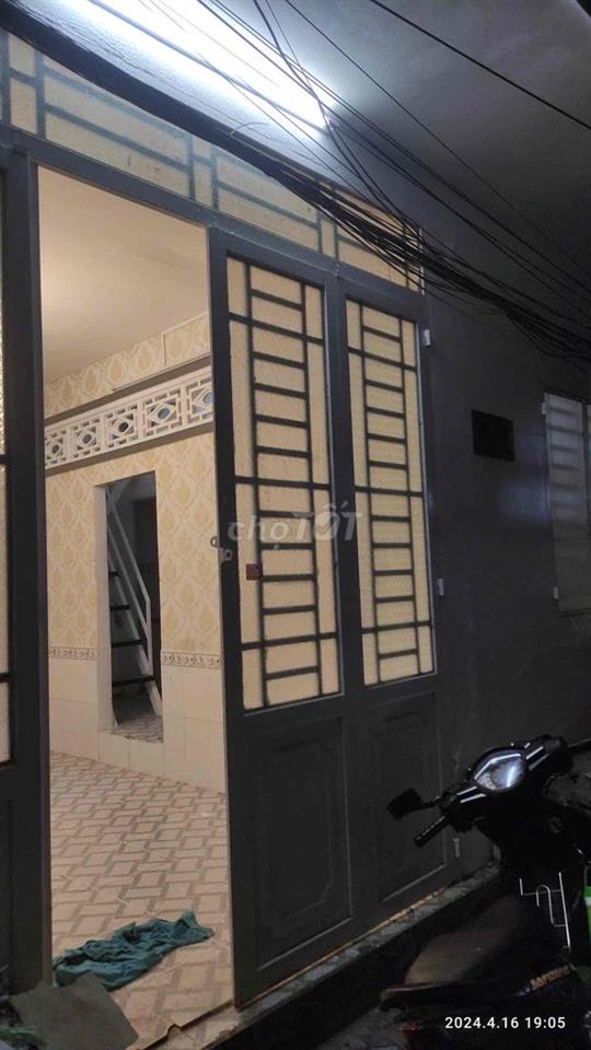 Nhà 1 trệt, 1 lầu kế bên trường cấp 1 Lê Bình, sổ hồng riêng, chín chủ
