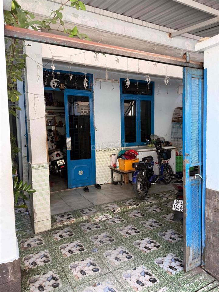Nhà Hẻm xe hơi 83m2  ngang 5.5m,Khu Kiến Thiết , ngay ngã tư Thủ Đức