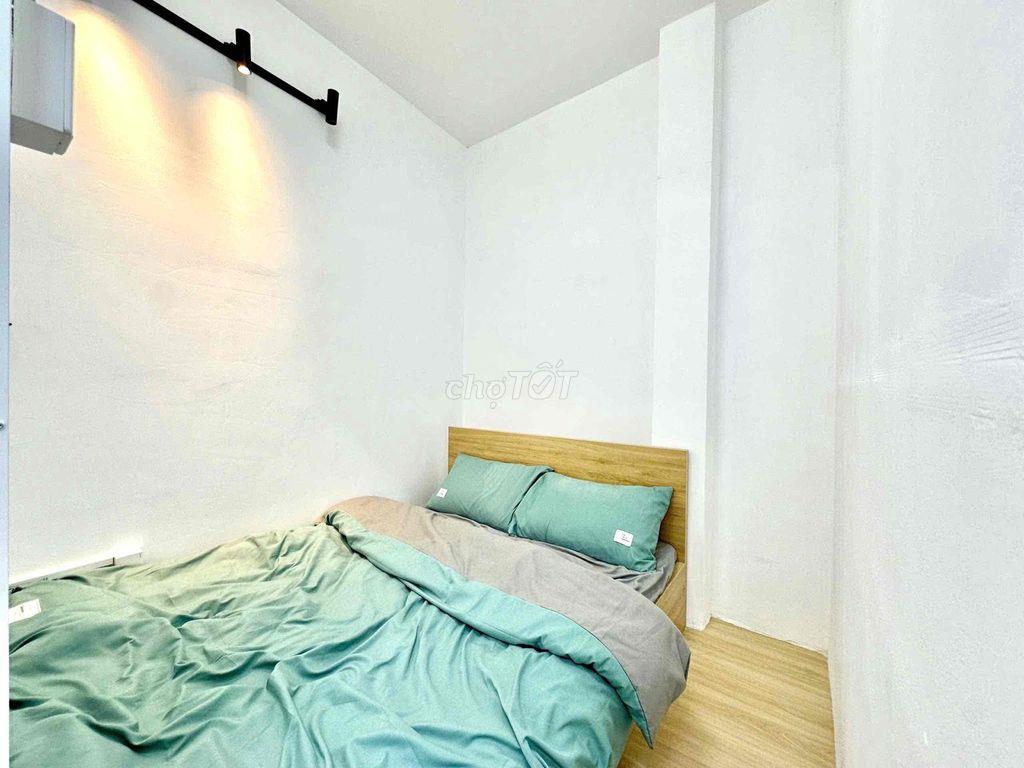 2 phòng ngủ cửa sổ thoáng, thang máy, ko xe điện