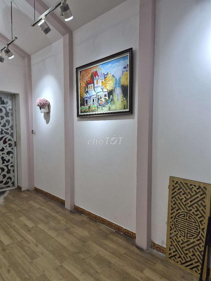 Cho thuê cửa hàng sạch đẹp, khép kín, mặt tiền rộng, ngõ ô tô thông
