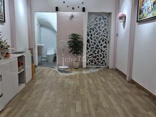 Cho thuê cửa hàng sạch đẹp, khép kín, mặt tiền rộng, ngõ ô tô thông
