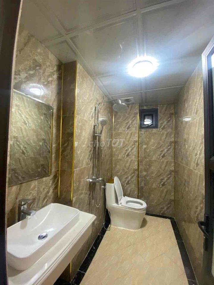 Cho Thuê Nguyên Căn 5 tầng, 3 PN, 4VS full nội thất, lh ***