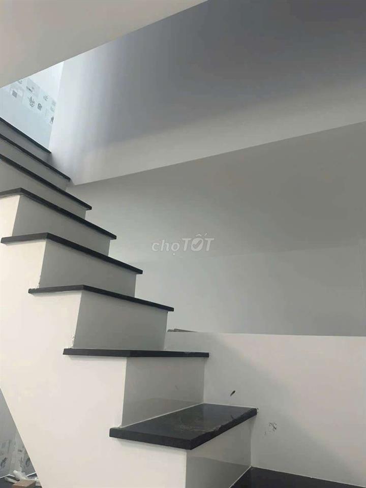NHÀ BÁN HẺM C3 PHẠM HÙNG