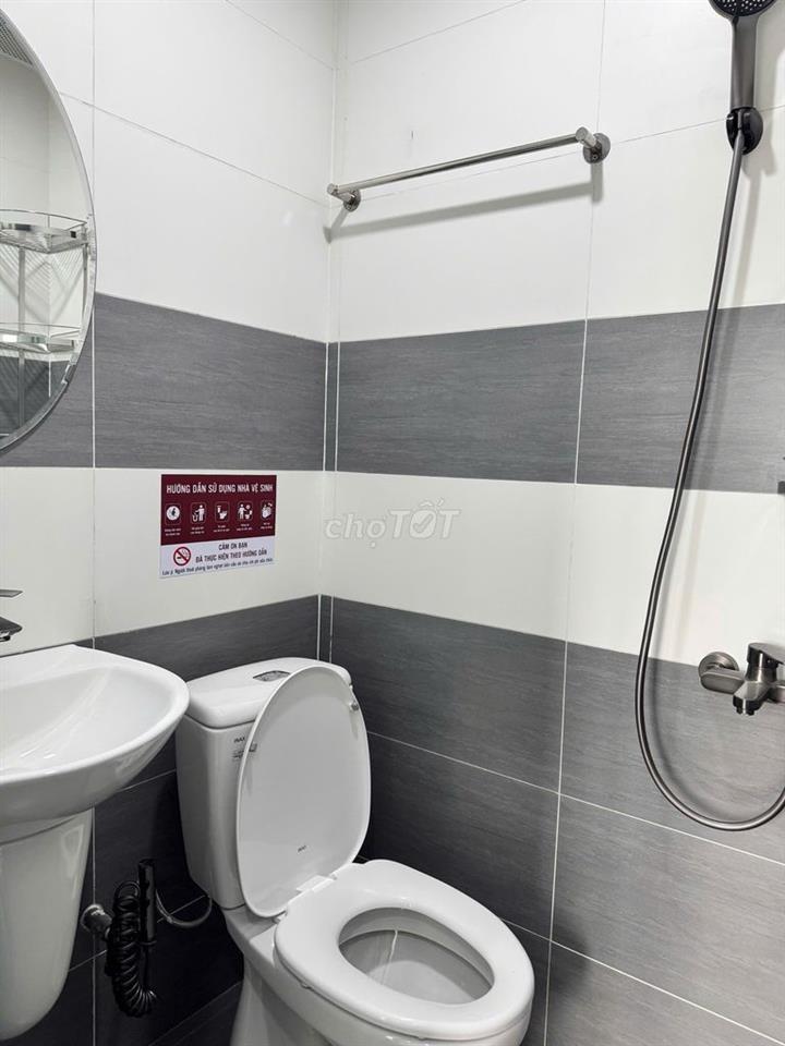 🤫 STUDIO "BÓC SEAL" DƯƠNG QUẢNG HÀM: MÁY GIẶT RIÊNG, CỬA SỔ TRỜI