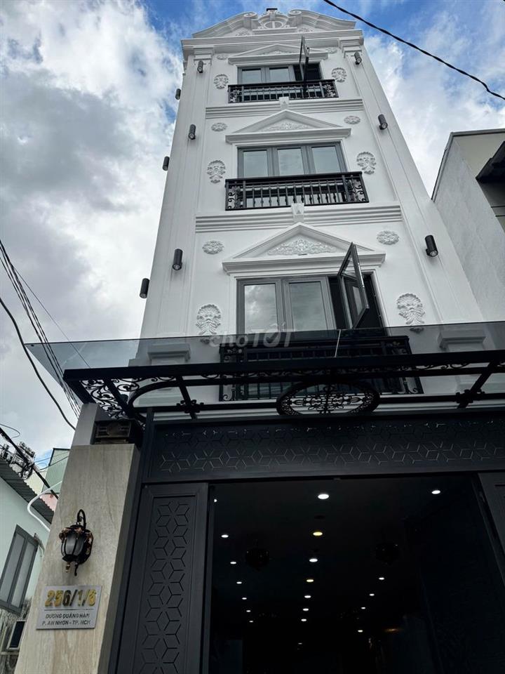 🤫 STUDIO "BÓC SEAL" DƯƠNG QUẢNG HÀM: MÁY GIẶT RIÊNG, CỬA SỔ TRỜI