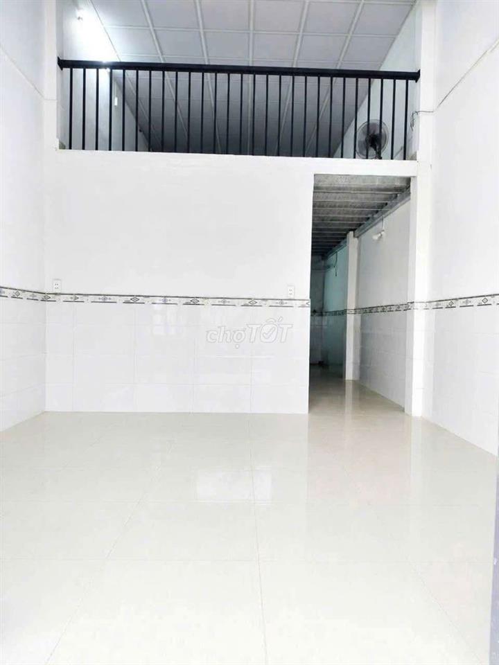 cho thuê nhà DT 4*10  (gân ngã tư Bà Điểm) 4.5tr/tháng