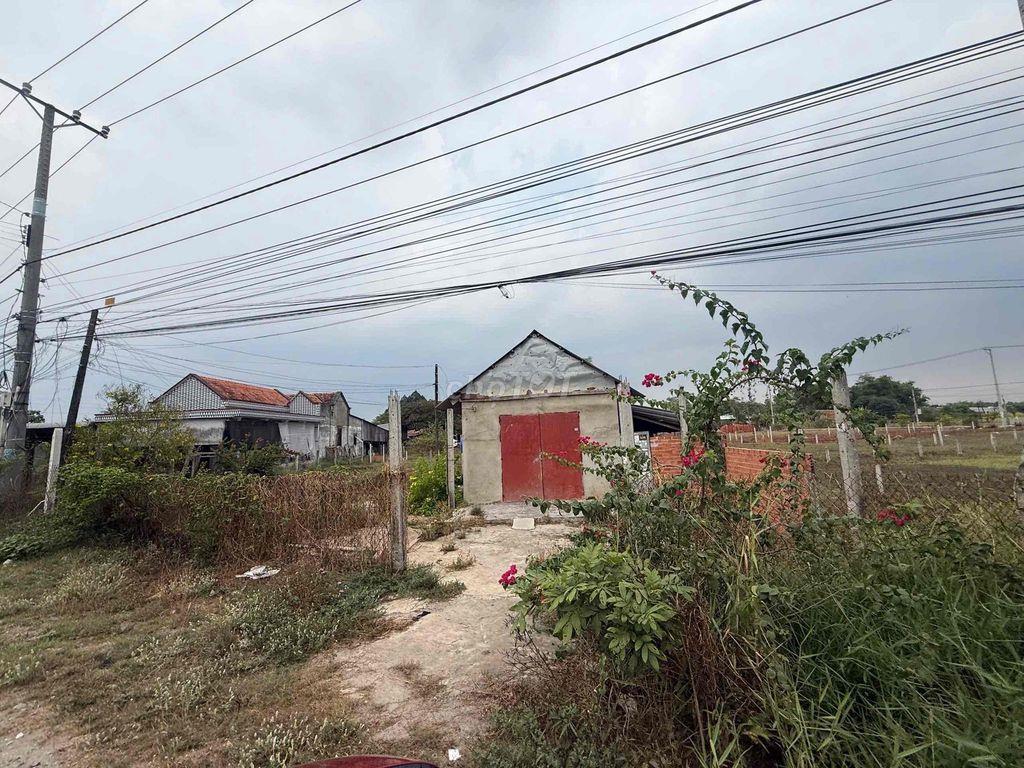 Đất mặt tiền Bàu Công