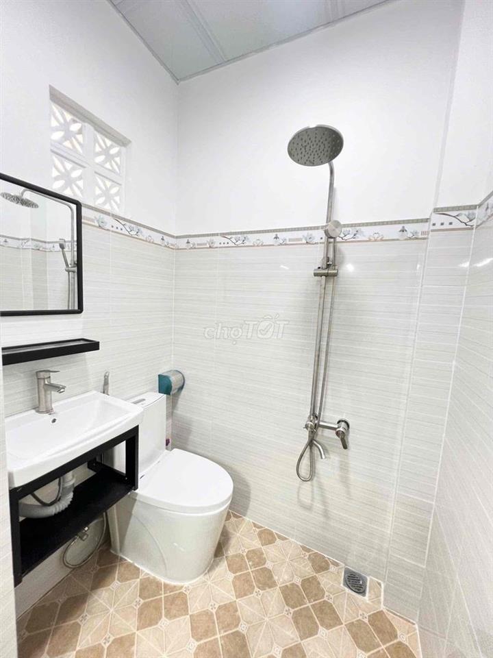 phòng mới 100% đầy đủ tiện nghi chỉ cần xách vali vào ở liền