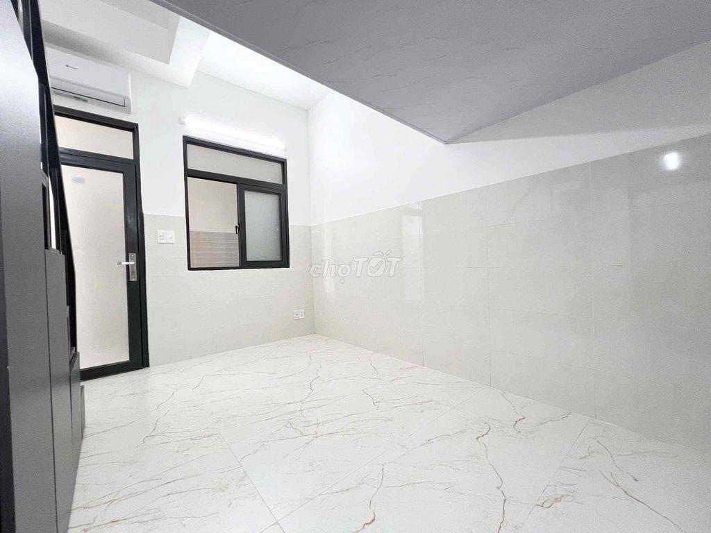 phòng mới 100% đầy đủ tiện nghi chỉ cần xách vali vào ở liền