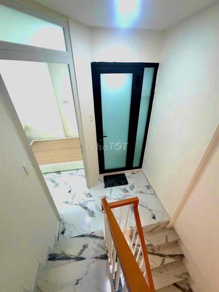Bán nhà 4 tầng Âu Dương Lân Q8, 2PN Master+Sân thượng, Hoàn công đủ