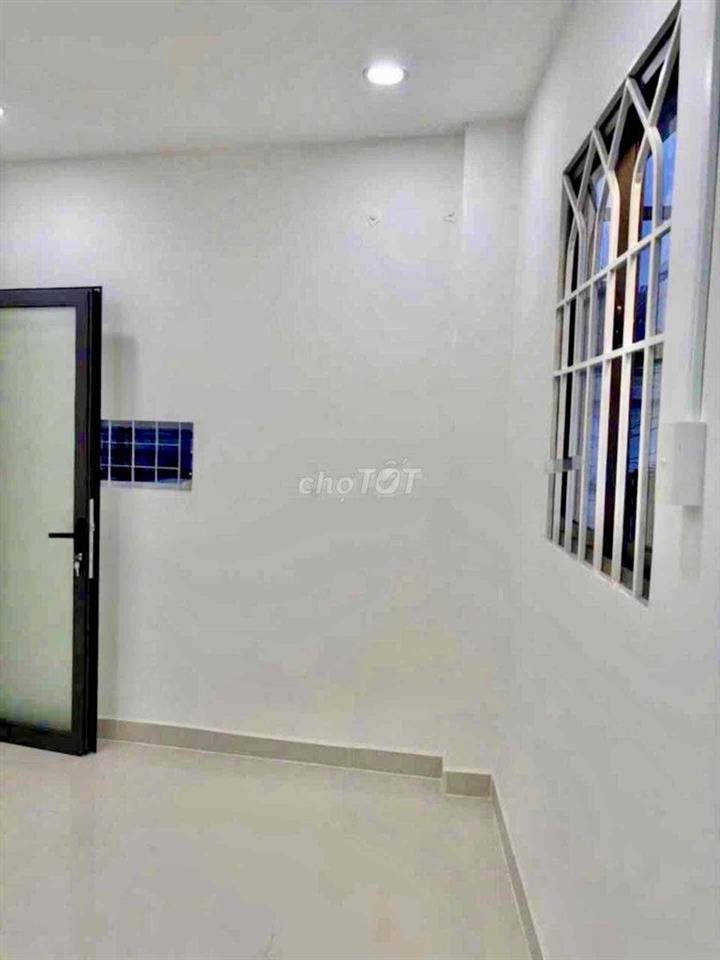 CHỈ HƠN 1 TỶ, SHR, NHÀ MỚI Q8, KO NGẬP