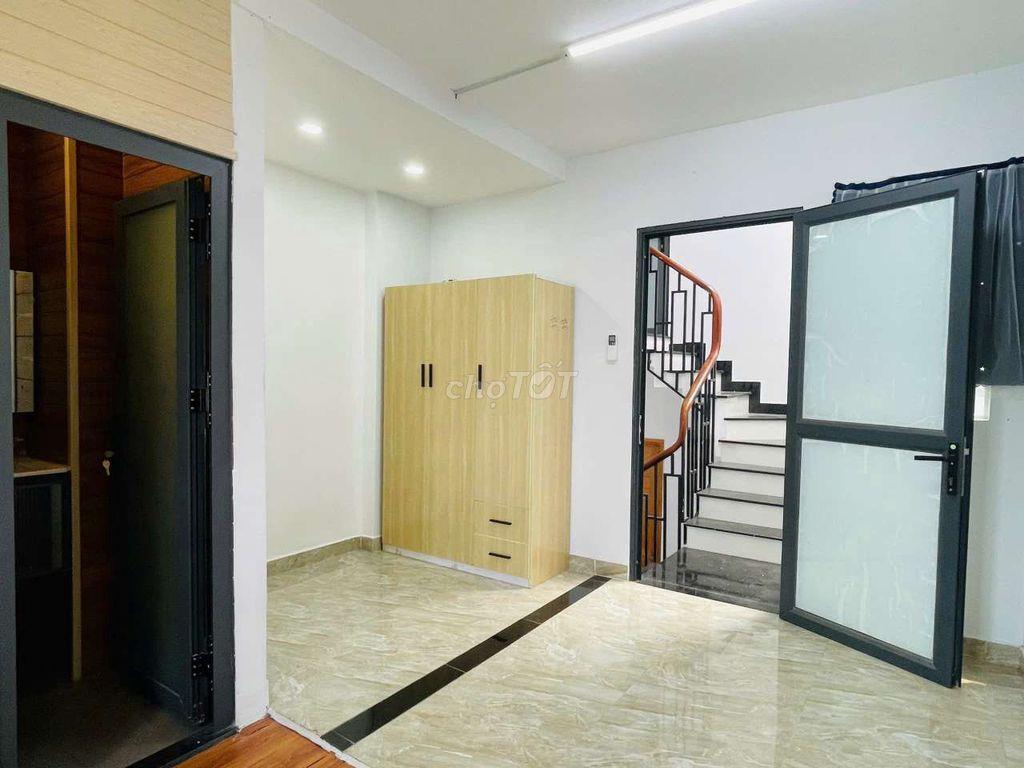 Phòng đầy đủ tiện nghi 20m2 gần ĐH FPT, GTVT