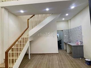 [ Chính Chủ ] Cho Thuê Nhà Hẻm Đoàn Văn Bơ , Quận 4