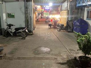 Nhà nguyên căn ngay Đầm Sen