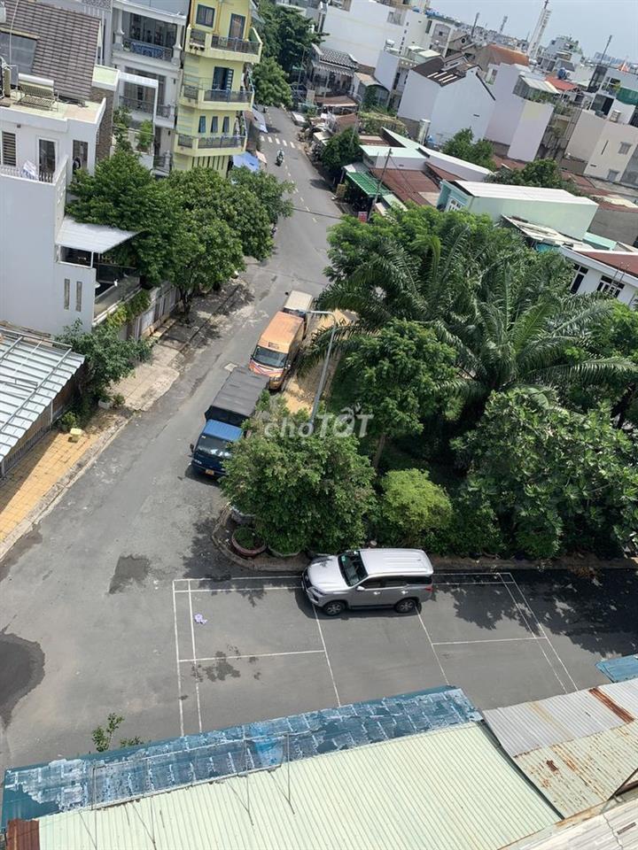 Cho thuê phòng đẹp, trung tâm quận Tân Phú, có chổ đậu xe hơi