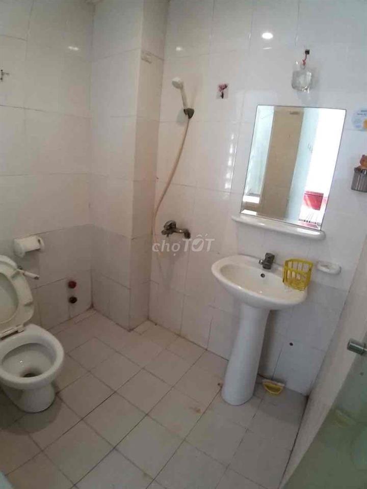 p trọ rộng rãi thoáng mát mặt tiền lý chiêu hoàng