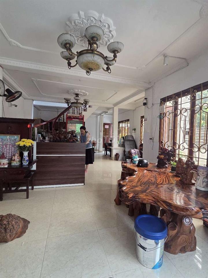 Mặt bằng cho thuê 350m2 có biệt thự nguyên căn 2 phòng ngủ