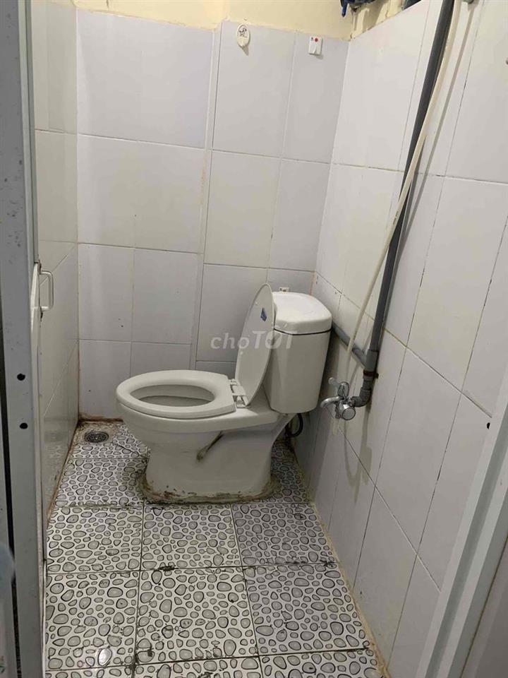 Cho thuê phòng trọ ngay gần ngã tư Phú Nhuận giá chỉ 2,2tr/tháng