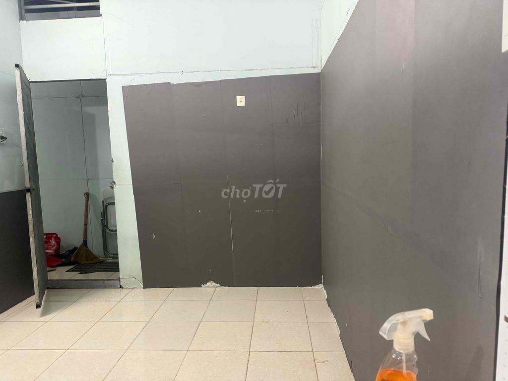 Cho thuê phòng trọ gần CĐ Kinh Tế Đối Ngoại khu D chỉ 1,7tr/ tháng