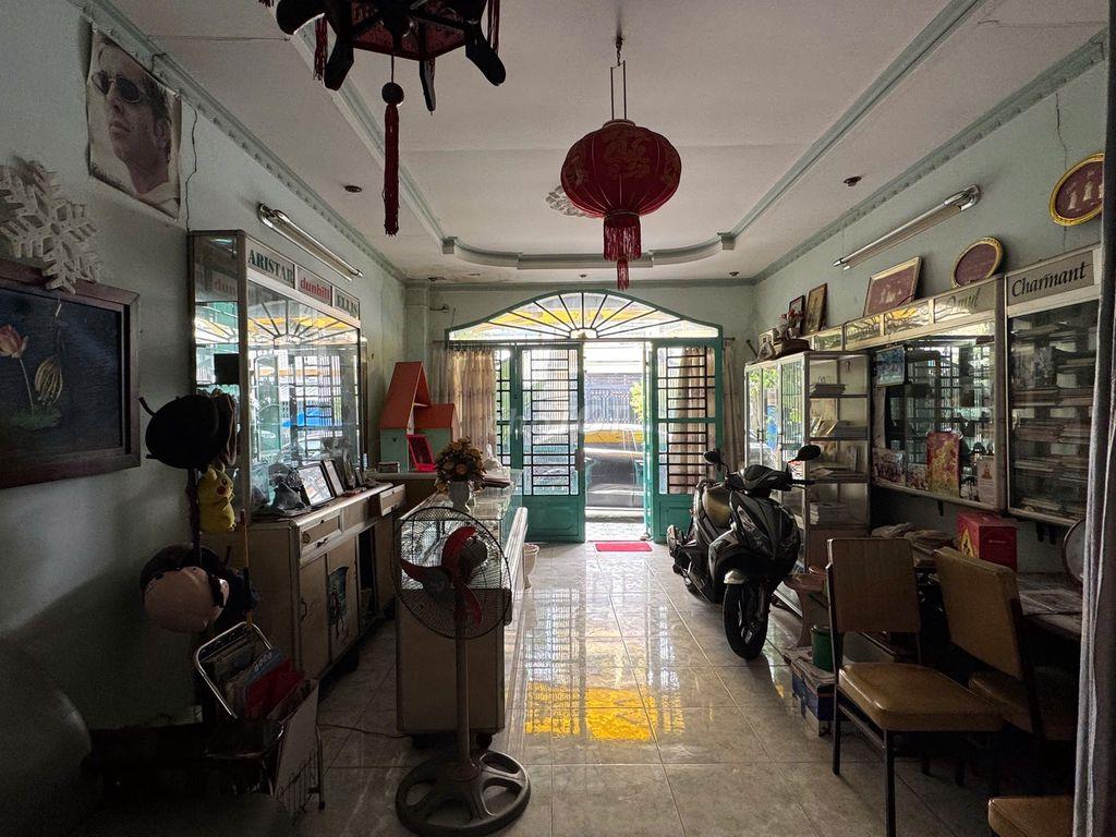 Bán nhà MT Đường số 5 Phước Bình ngay gần Đại Lộ 2 giá chỉ 9 tỷ TL