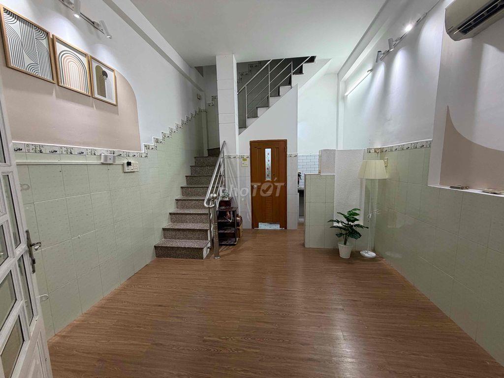 bán nhà q6