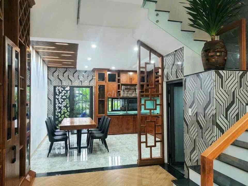 chính chủ cần bán căn nhà  hoà xuân th phố đà nẳng