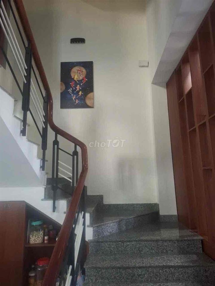 chính chủ gơur bán căn  nhà 3 tầng hoà xuân   thành phố đà nẳng