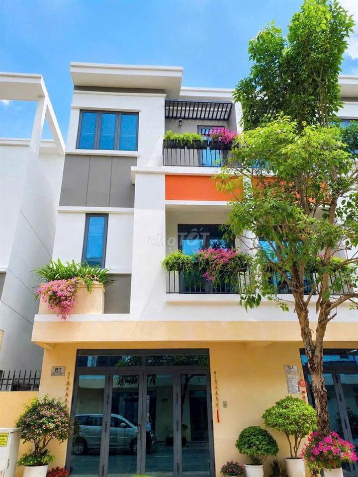 Cần bán gấp căn nhà KDC