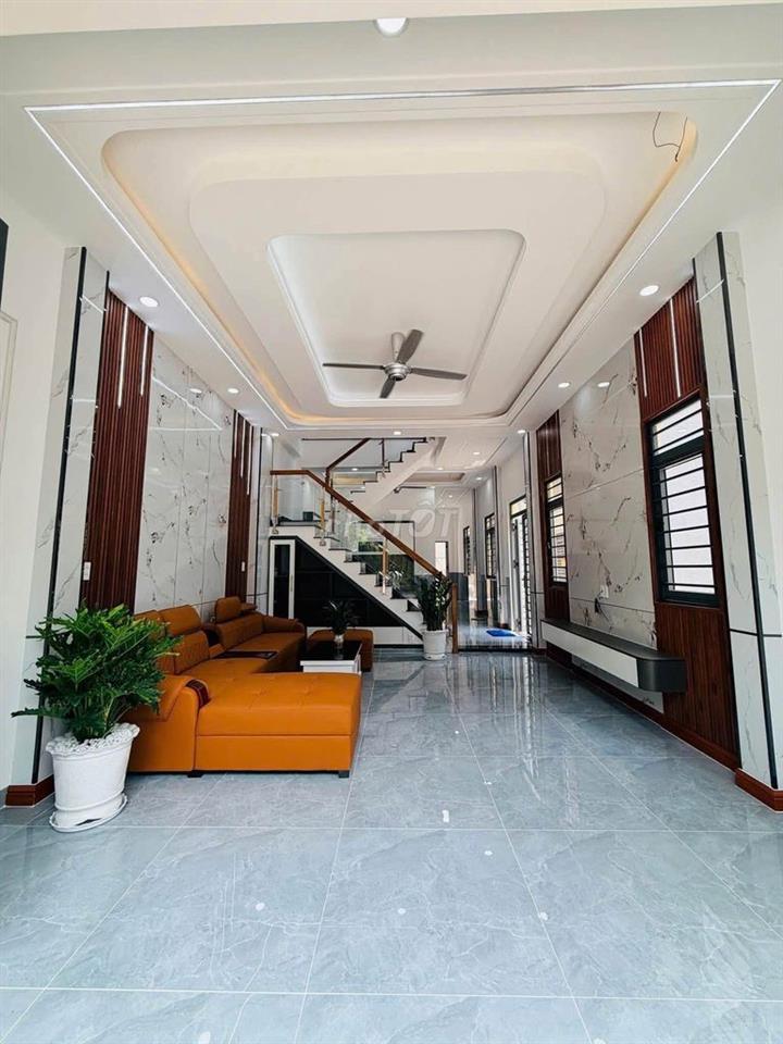 Bán gấp Nhà Tân Uyên 154m2 giá 1,8 tỷ