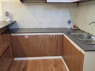Miếu Nổi 18 tầng - thang máy - Giáp Quận 1