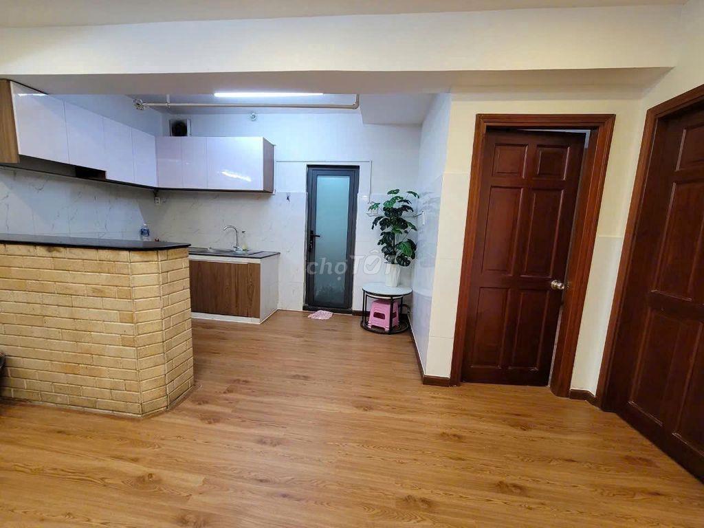 Miếu Nổi 18 tầng - thang máy - Giáp Quận 1