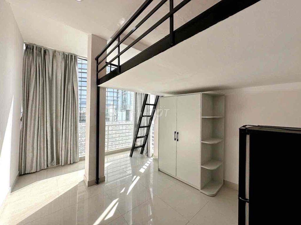 CĂN HỘ CÓ GÁC RỘNG 30M2, CỬA SỔ TRỜI LỚN NGAY ĐBP-GẦN UEF, UTH, HUTECH