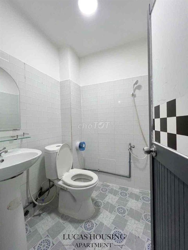 CĂN HỘ CÓ GÁC RỘNG 30M2, CỬA SỔ TRỜI LỚN NGAY ĐBP-GẦN UEF, UTH, HUTECH